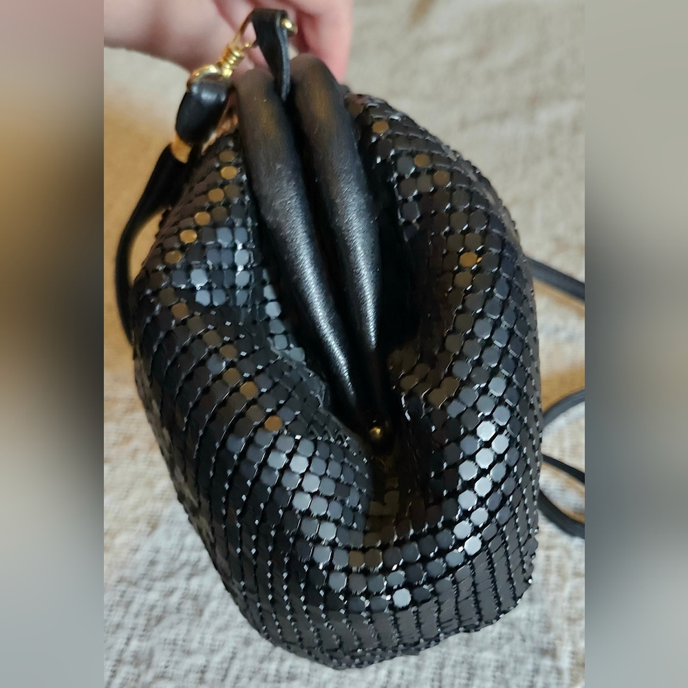 Vintage Whiting & Davis 1980s Black Metal Mesh & Leather Trim Clutch Bag - Picture 8 of 12
